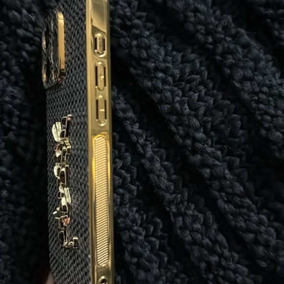 Designer inspired iPhone 15 pro max case - Picture 4 of 5